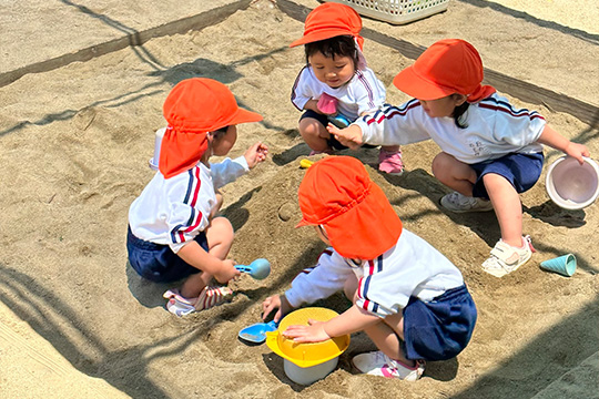 柳川幼稚園のこども達